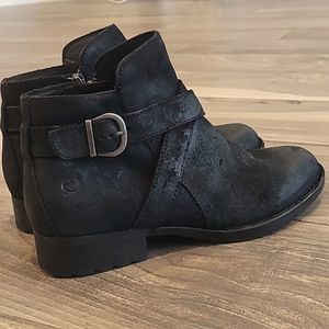 BORN Trinculo Black Suede Leather Moto Ankle Boots Booties F11403